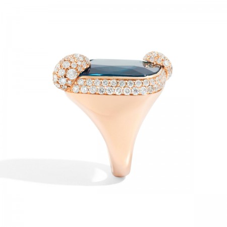 bague diamant avec  topaze bleu de Londres