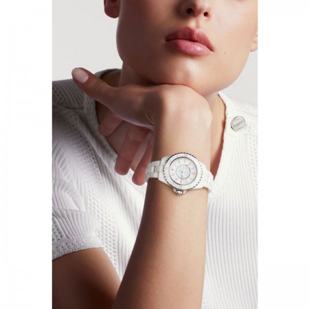 Montre femme Chanel - Edition limitée - modèle porté